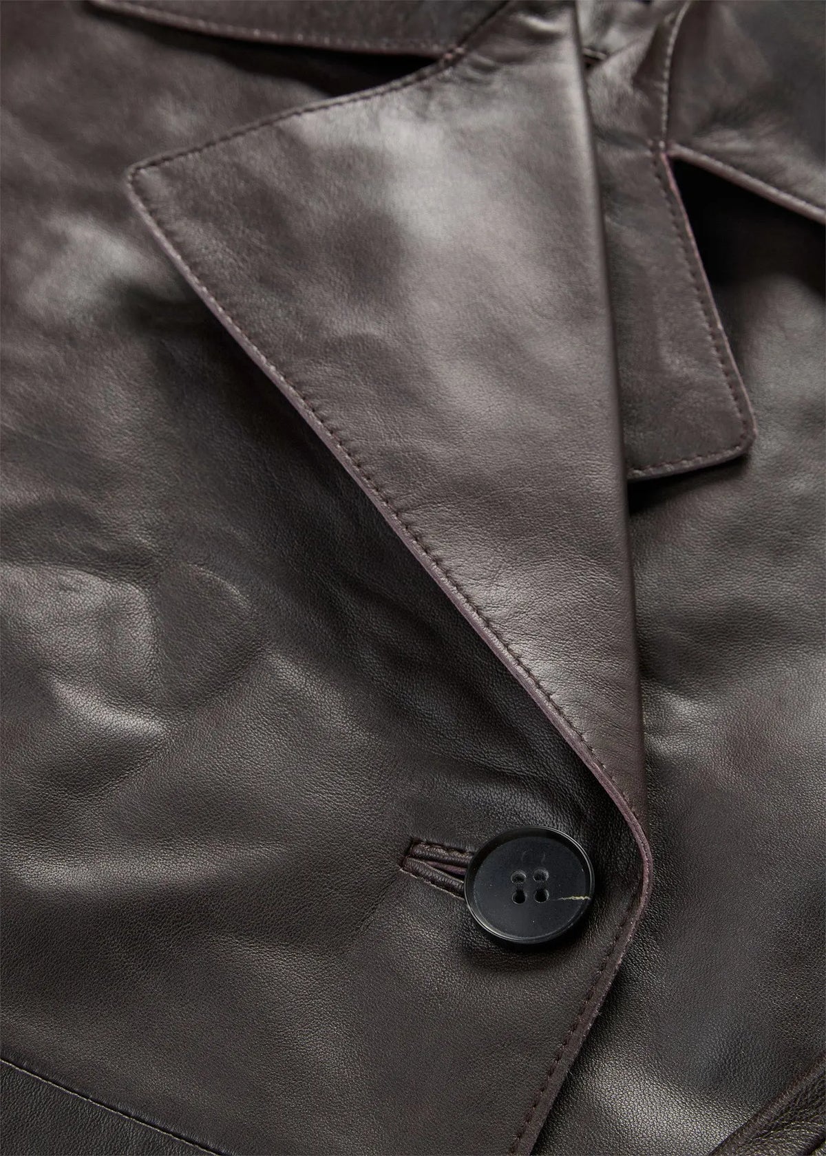 Londra - Chaqueta Caban confeccionada en piel de napa.