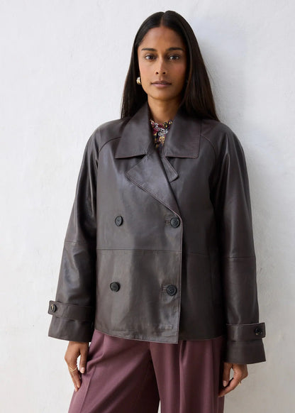 Londra - Chaqueta Caban confeccionada en piel de napa.
