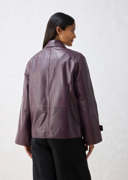 Londra - Chaqueta Caban confeccionada en piel de napa.