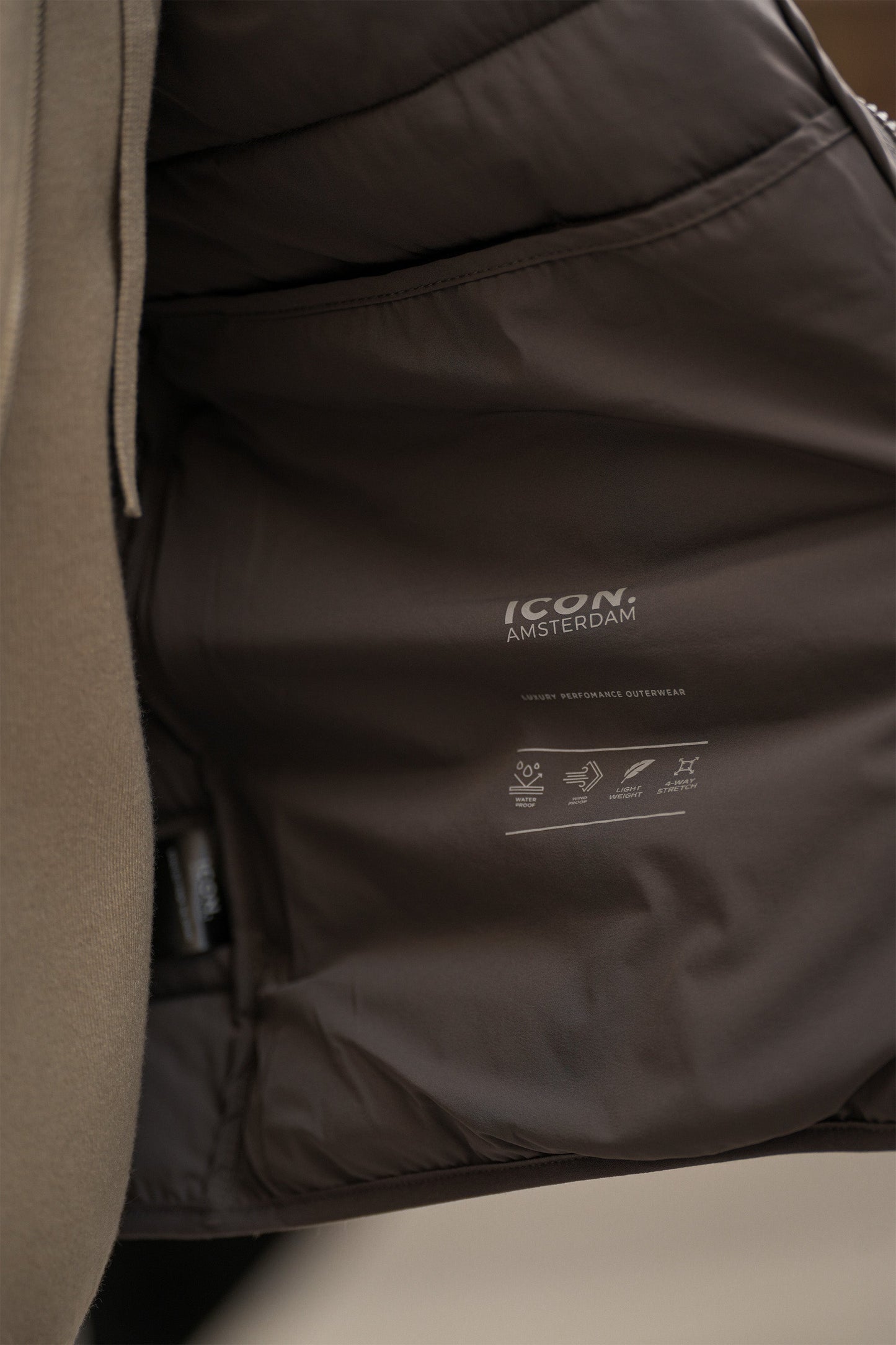 LUCA - CHAQUETA CON CAPUCHA