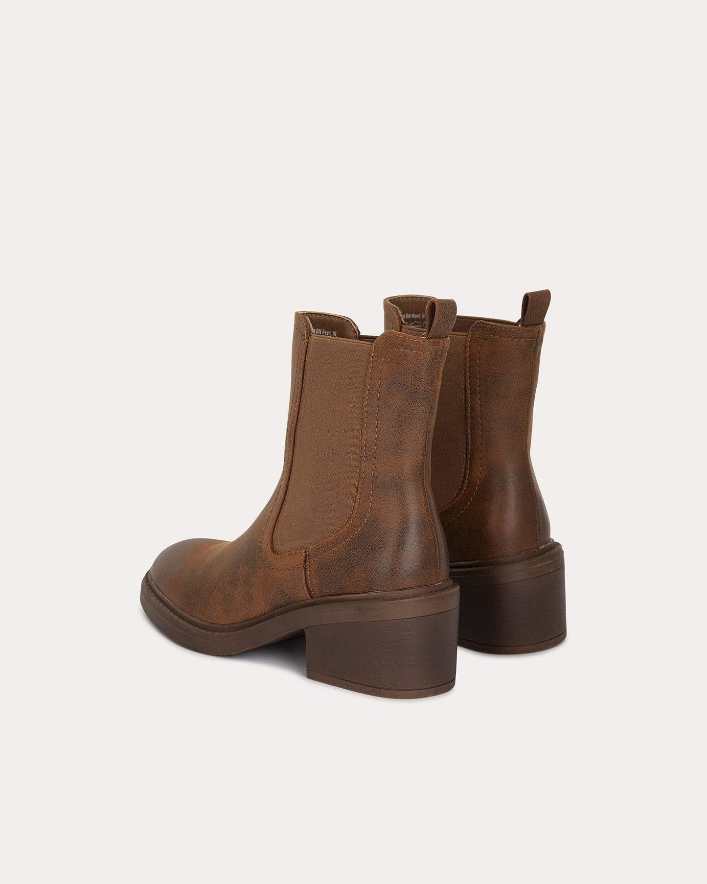 Chelsea -Botines color coñac con tacón bajo